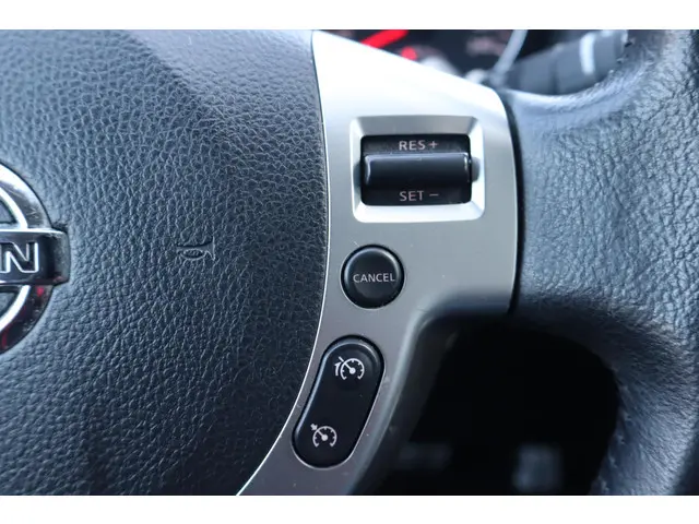 Nissan QASHQAI 2.0 Acenta 2013 Benzine 24