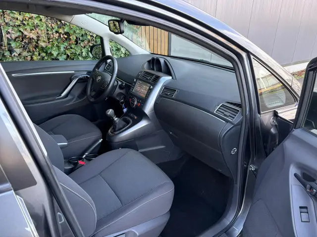 Toyota Verso 1.8 VVT-i Dynamic 7p. 2016 Benzine 17