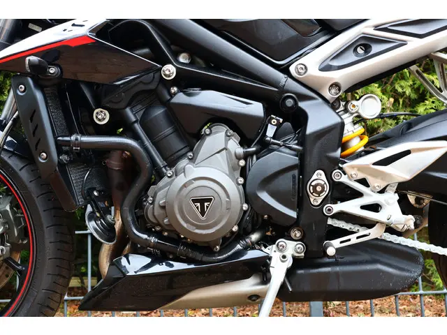 Triumph Street Triple 765 RS ABS Edition 2017 Benzine 22