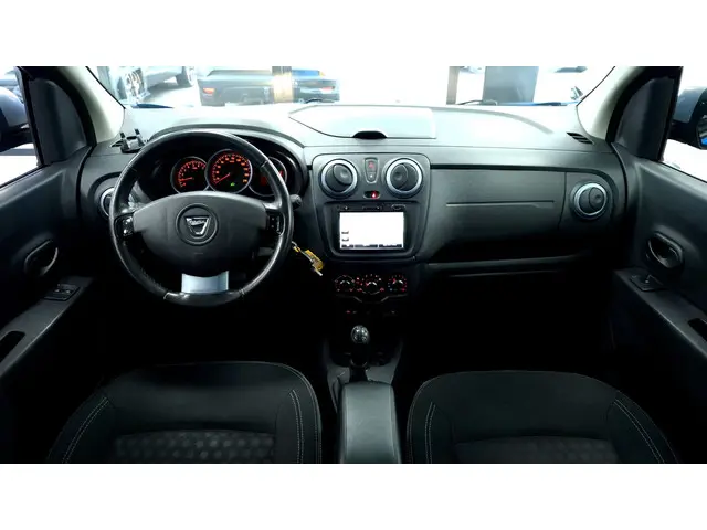 Dacia Lodgy 1.2 TCe Stepway 7p. 2015 Benzine 7