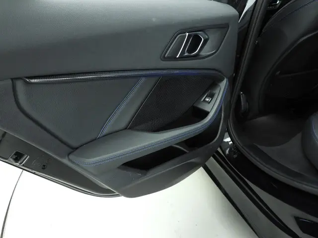 BMW 1 Serie 5-deurs 118i 2020 Benzine 19