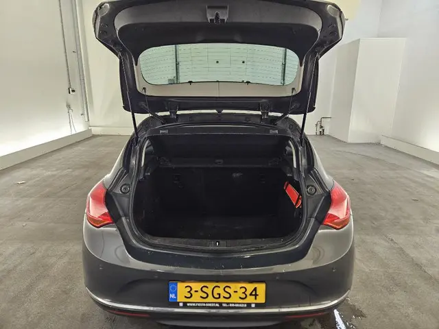 Opel Astra 1.4 Turbo Business + 2013 Benzine 8