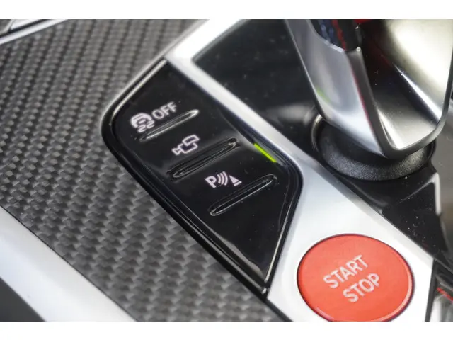 BMW XM 50e 2025 Hybride Benzine 23