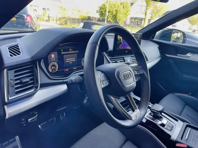 Audi Q5 40 TFSI S edition 2023 Hybride Benzine 2