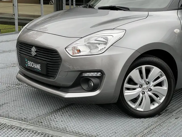 Suzuki Swift 1.2 Select Smart Hybrid 2021 Benzine 23