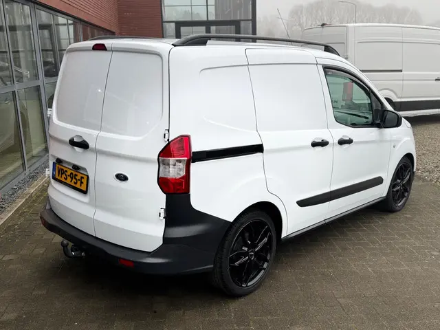 Ford Transit Courier 1.0 Trend EcoBoost S&S 2022 Benzine 7