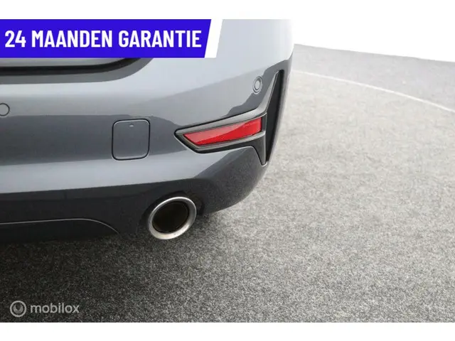 BMW 3 Serie Touring 320i High Executive 2020 Benzine 13