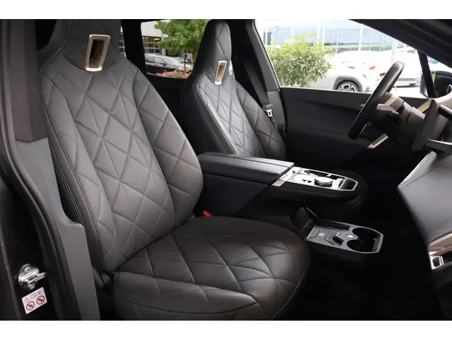 BMW iX M60 High Executive 112 kWh 2023 Elektrisch 7