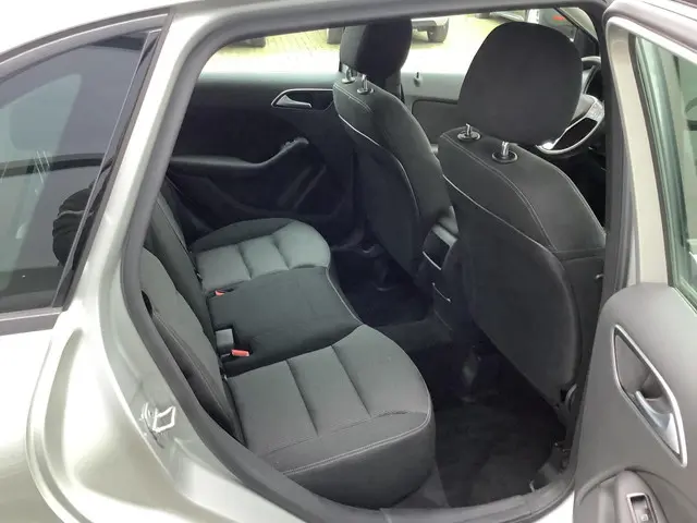 Mercedes-Benz B-Klasse 180 Ambition 2012 Benzine 14