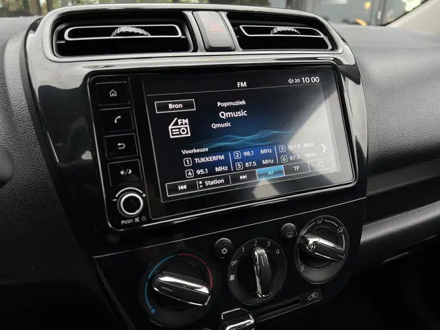 Mitsubishi Space Star 1.2 Cool+ 2022 Benzine 10