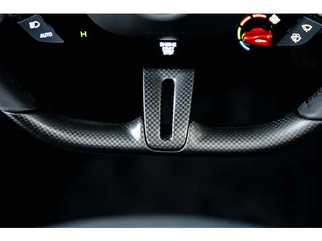 Ferrari 296 GTS 2024 Hybride Benzine 38