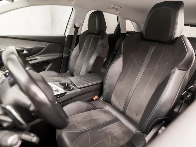 Peugeot 3008 1.2 PureTech GT-Line Sport 2018 Benzine 13