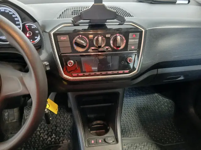 Volkswagen up! 1.0 BMT move up! SCHADEAUTO!! 2017 Benzine 21