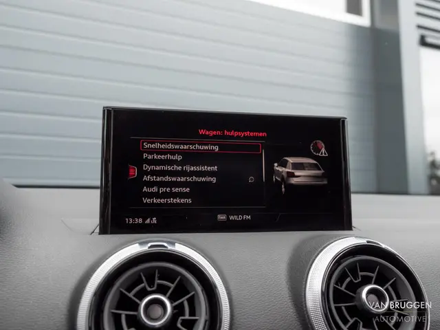 Audi Q2 35 TFSI S-Line 2021 Benzine 32