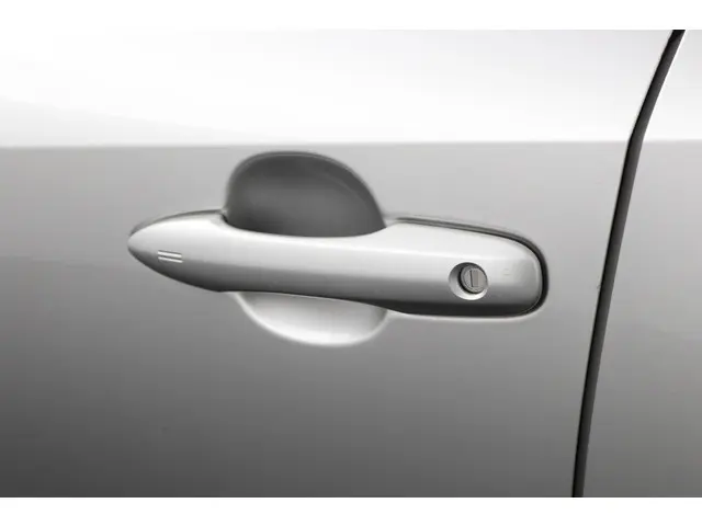 Toyota Corolla 2.0 Hybrid Bi-tone 2019 Hybride Benzine 34