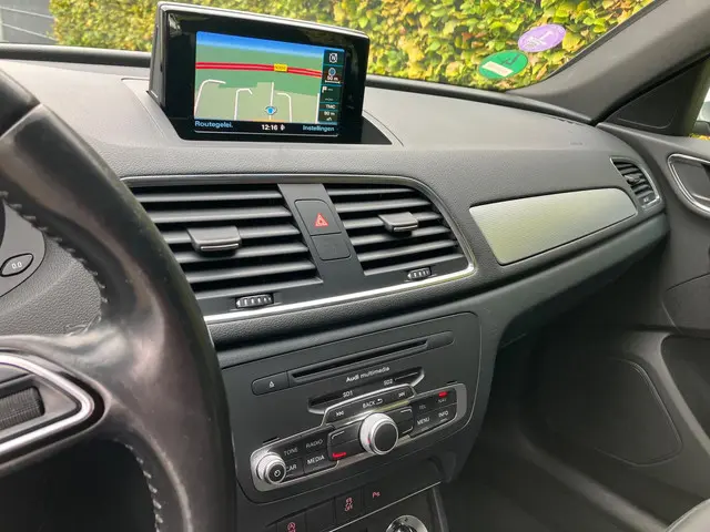 Audi Q3 1.4 TFSI Automaat 2014 Benzine 17