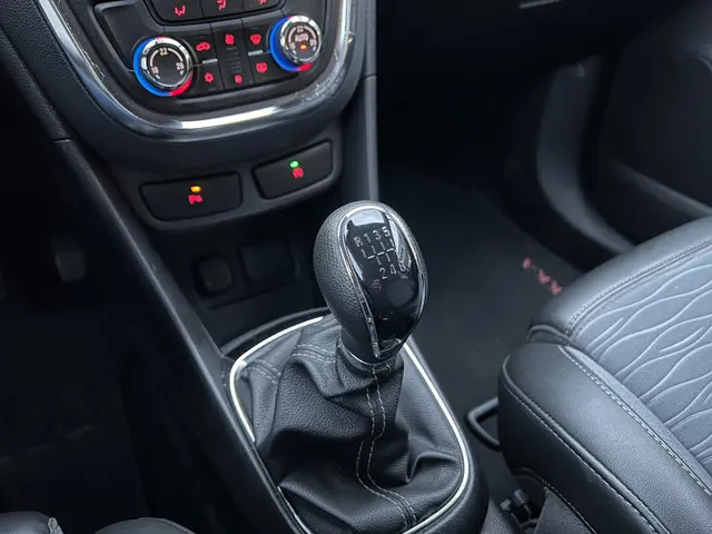 Opel Mokka 1.4 T Cosmo 2015 Benzine 24