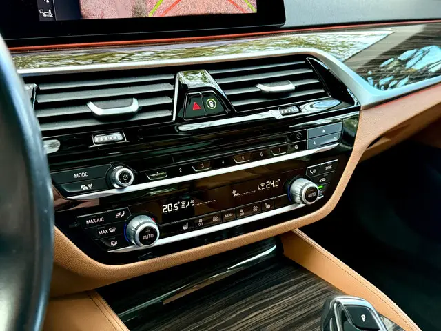 BMW 5 Serie Touring 530i High Executive 2018 Benzine 17