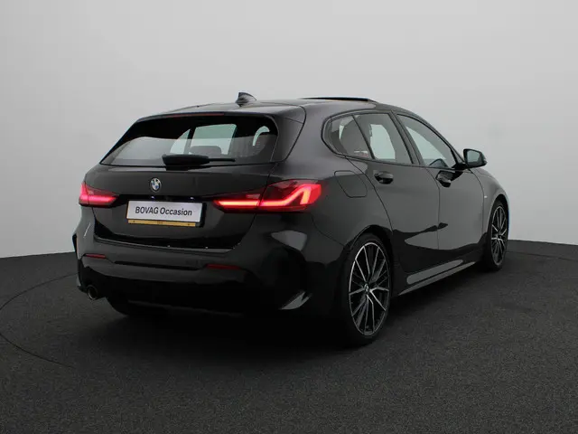 BMW 1 Serie 5-deurs 118i 2021 Benzine 2