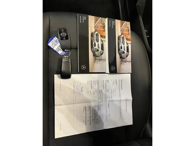 Mercedes-Benz GLA 180 2021 Benzine 20