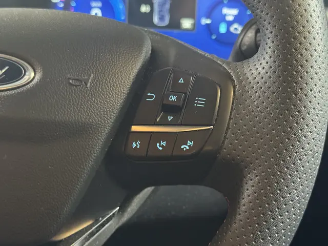 Ford Kuga 2.5 PHEV ST-Line 2022 Hybride Benzine 17