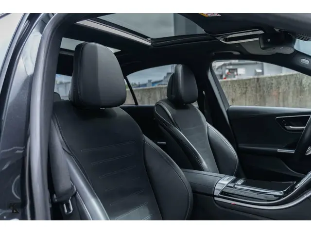 Mercedes-Benz C-Klasse 300 AMG Line 2021 Benzine 69