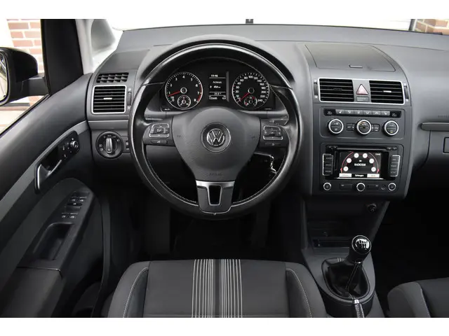 Volkswagen Touran 1.4 TSI Highline 7p. 2012 Benzine 9