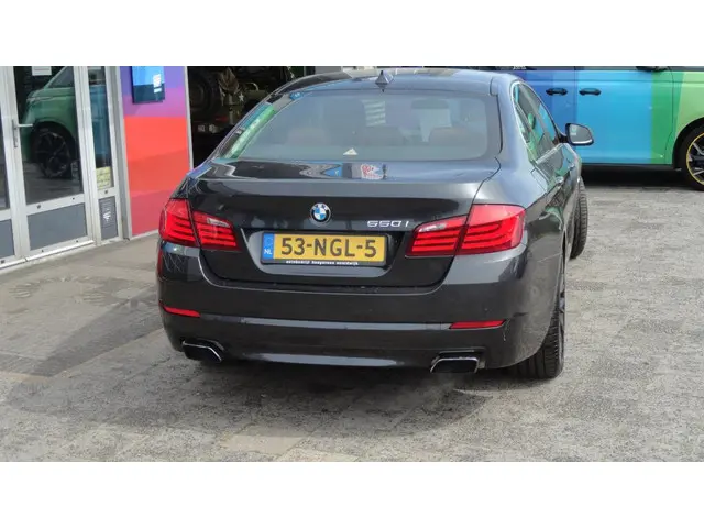 BMW 5 Serie 550i High Executive 2010 Benzine 10