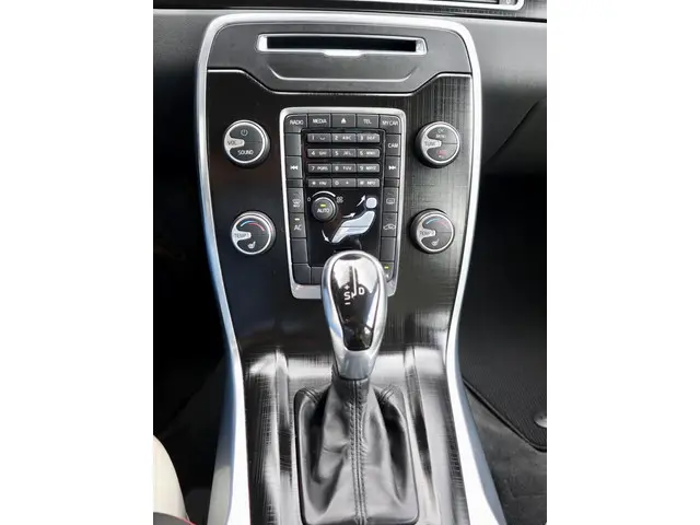 Volvo V70 D2 Nordic+ Automaat, excl BPM 2014 Diesel 11