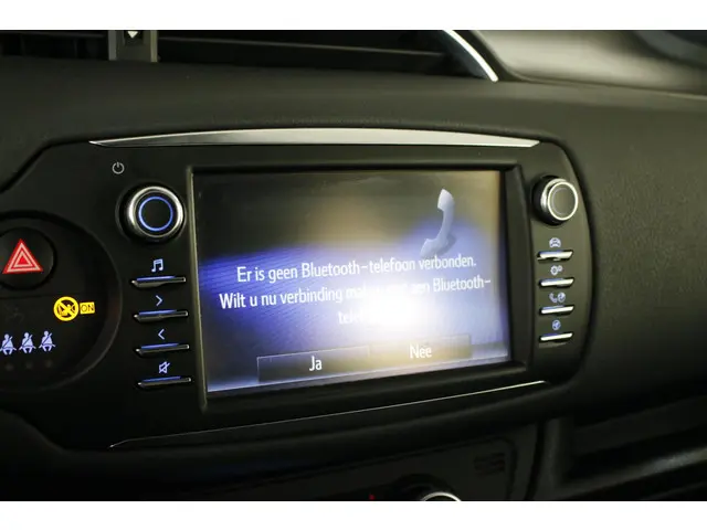 Toyota Yaris 1.5 Hybrid Executive 2017 Hybride Benzine 20