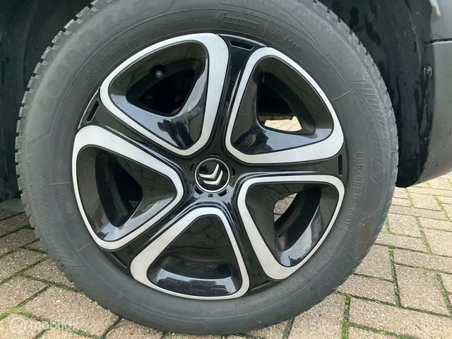 Citroën C3 Aircross 1.2 PureTech Feel 2022 Benzine 20