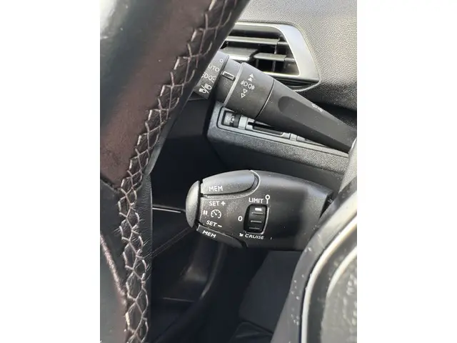 Peugeot 3008 1.2 PureTech Allure 2017 Benzine 14