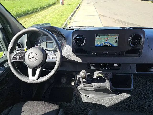 Mercedes-Benz Sprinter 317 2022 Diesel 8