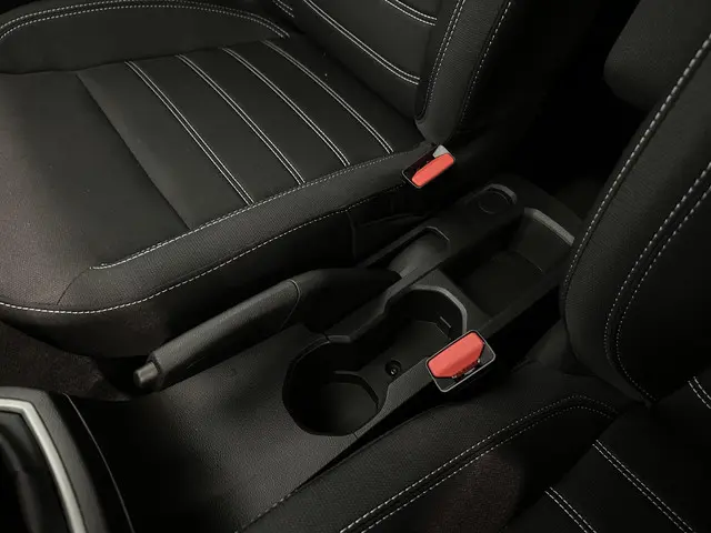 Dacia Sandero 1.0 TCe 90 Journey 2026 Benzine 38