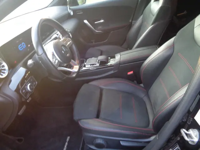 Mercedes-Benz A-Klasse 250 e 2020 Hybride Benzine 9