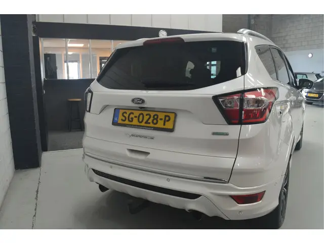 Ford Kuga 1.5 EcoBoost Vignale 2018 Benzine 4