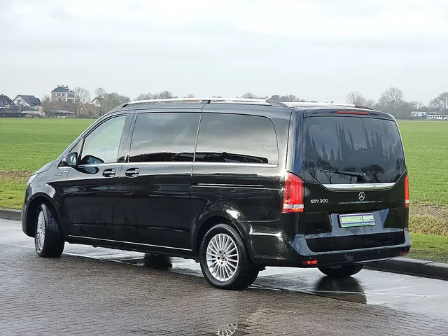 Mercedes-Benz EQV 300 2021 Elektrisch 6