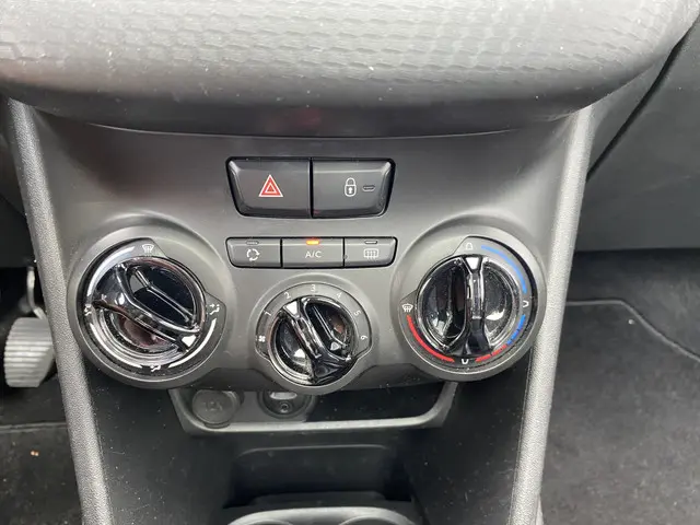 Peugeot 2008 1.2 PureTech Blue Lion 2017 Benzine 12