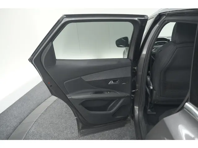 Peugeot 3008 1.6 PureTech 180 GT Line 2019 Benzine 79