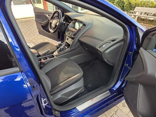 Ford Focus Wagon 1.0 ST-Line 2018 Benzine 21