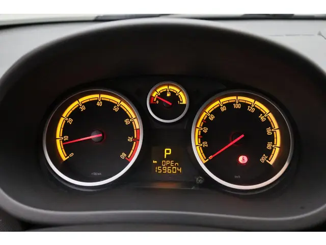 Opel Corsa 1.4-16V Design Edition 2013 Benzine 30