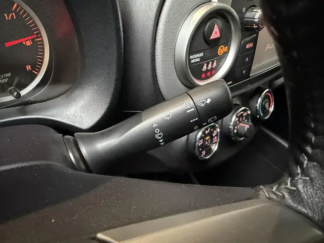 Toyota Yaris 1.0 VVT-i Aspiration 2013 Benzine 27