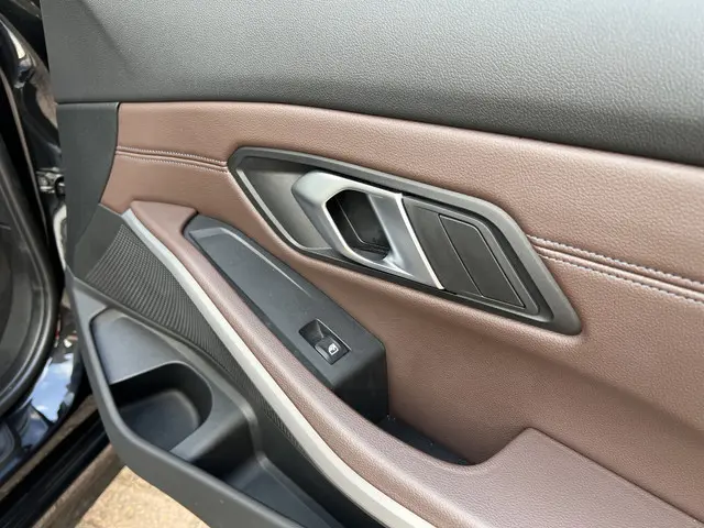 BMW 3 Serie Touring 320e 2023 Hybride Benzine 29