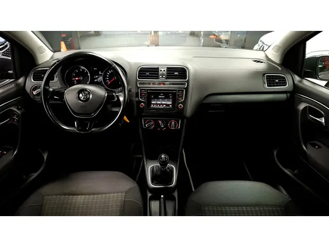 Volkswagen Polo 1.0 Comfortline 2015 Benzine 6