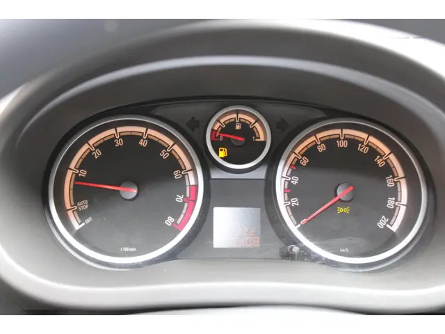 Opel Corsa 1.2-16V Berlin 2014 Benzine 15