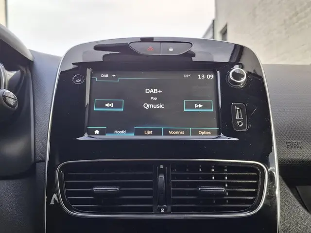 Renault Clio Estate TCe 90 Limited 2020 Benzine 22