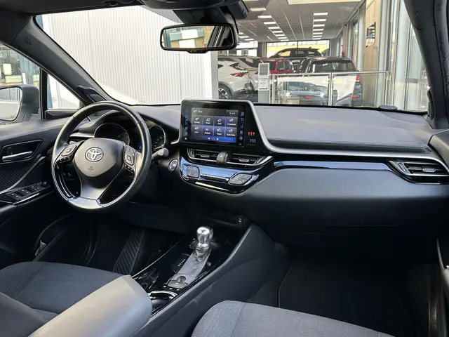 Toyota C-HR 1.8 Hybrid Style 2018 Hybride Benzine 30