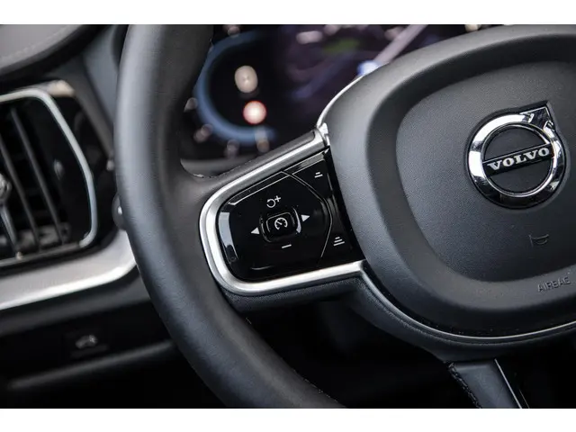 Volvo S60 2.0 B4 Ultimate Dark 2023 Benzine 38