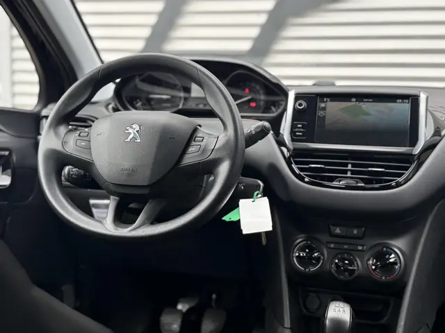 Peugeot 208 1.2 PureTech Blue Lion 2017 Benzine 10