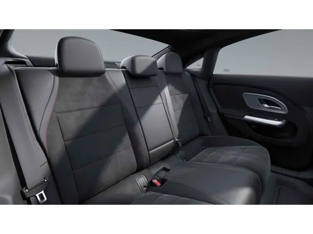 Mercedes-Benz CLA 250+ Launch Edition 2025 Elektrisch 6